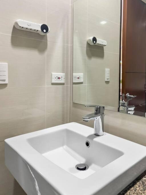 One Uptown Residences Bgc Taguig Exteriér fotografie