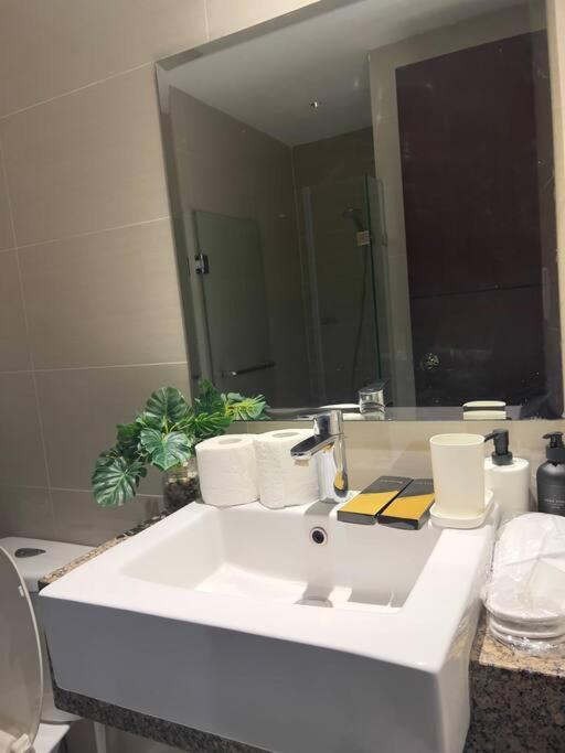 One Uptown Residences Bgc Taguig Exteriér fotografie