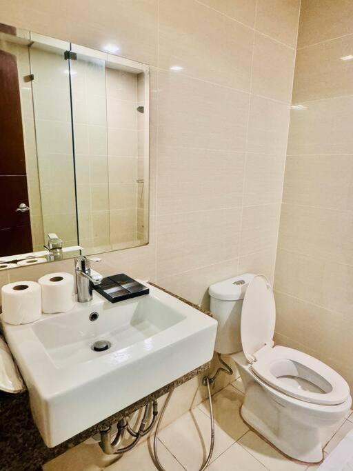 One Uptown Residences Bgc Taguig Exteriér fotografie