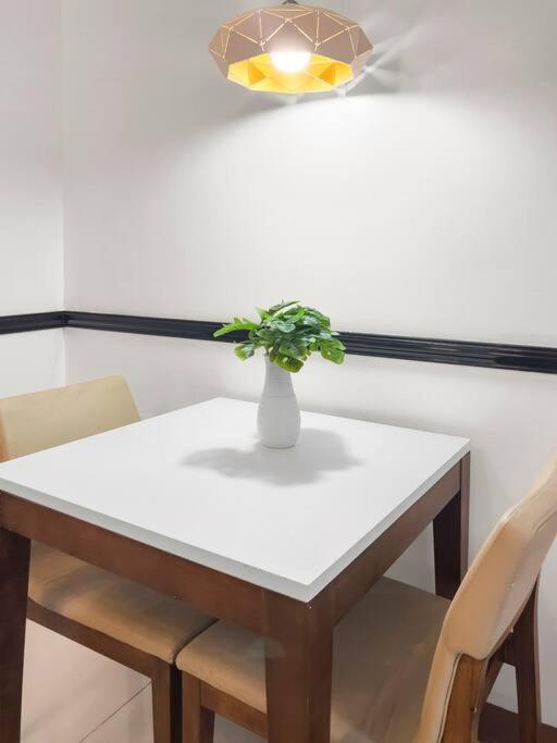 One Uptown Residences Bgc Taguig Exteriér fotografie